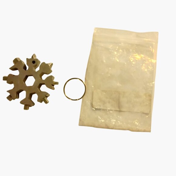 Metal Snowflake Multi Tool Keychain With 18 In1 Functions - Picture 6 of 11